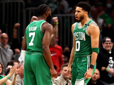 包含大坂直美焦点对战，塔图姆与70激战雄鹿分钟，领先优势明显胜负难料！的词条开云体育官网注册