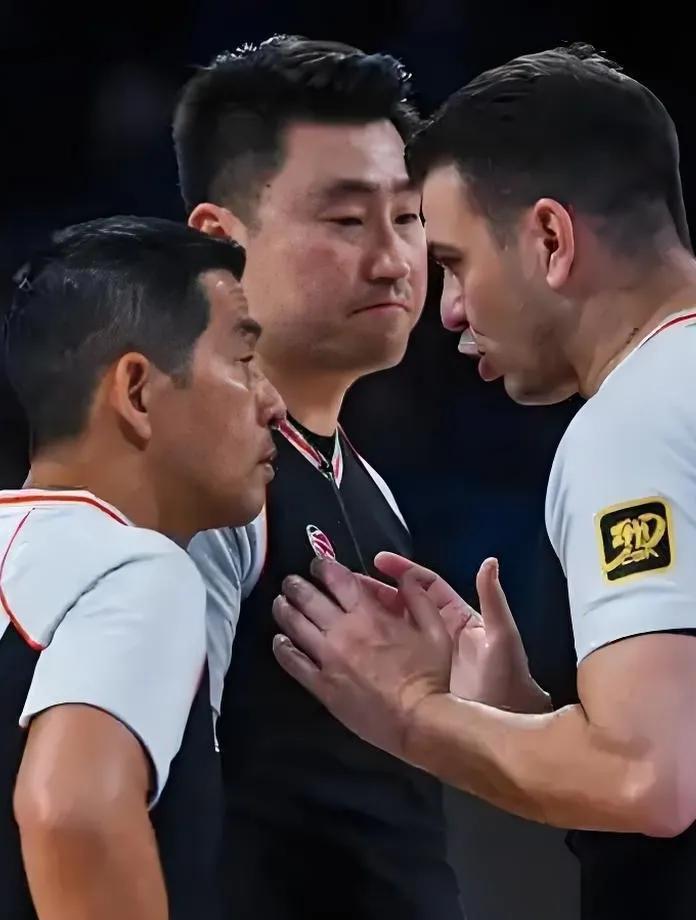 包含CBA季后赛集结日走向成谜，尼斯造点机会，球迷炸锅，心理建设被强调的词条